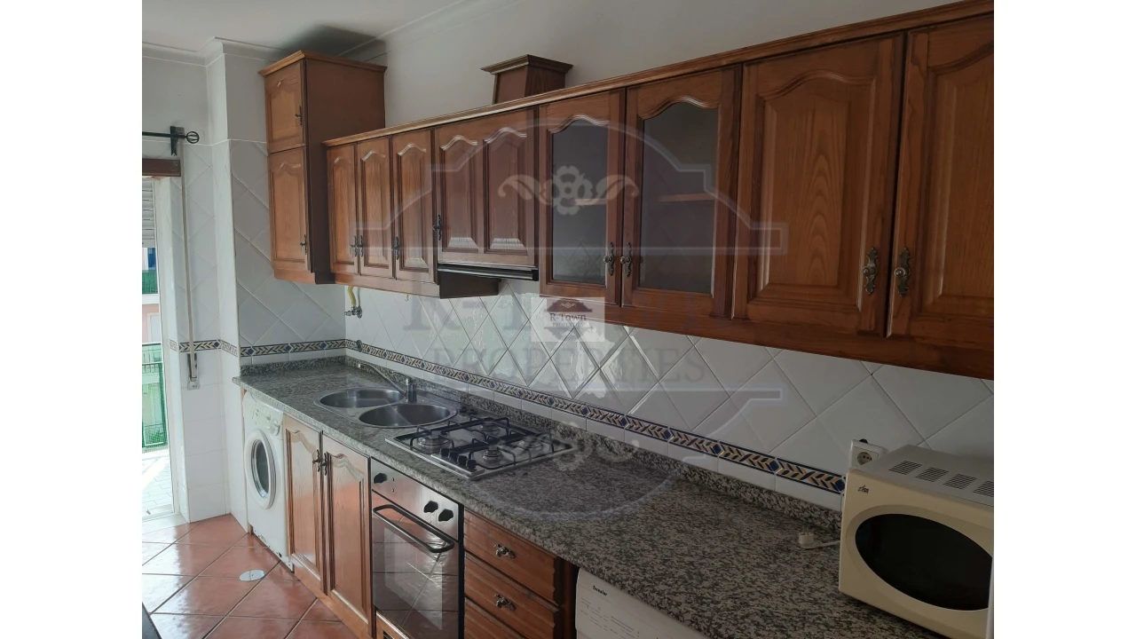 Apartamento T5 para Venda em Lousa Foto 3
