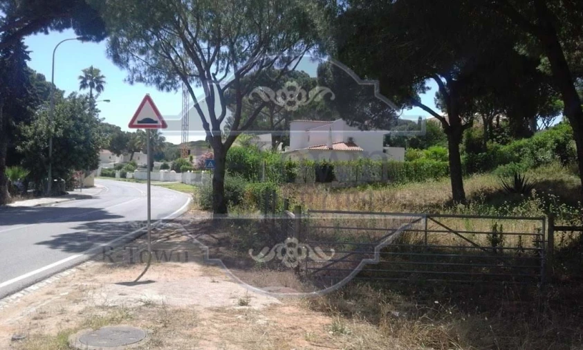 Terreno para Venda em Quarteira Foto 2