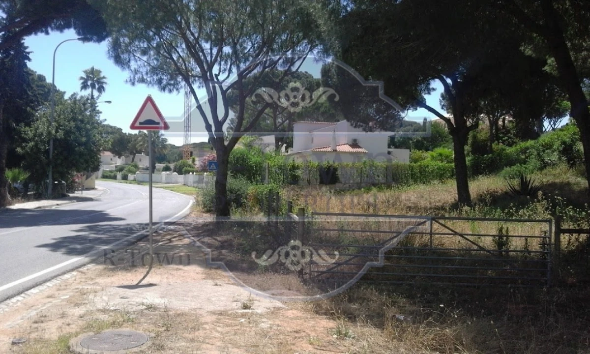 Terreno para Venda em Quarteira Foto 3