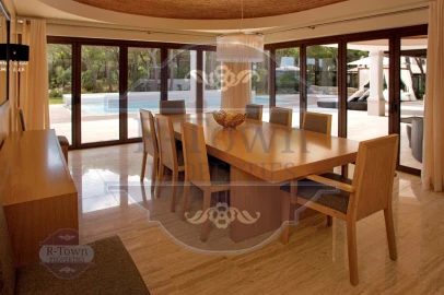 Moradia T5 para Venda em Albufeira e Olhos de Água