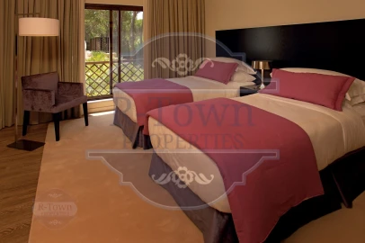 Moradia T5 para Venda em Albufeira e Olhos de Água