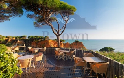 Moradia T5 para Venda em Albufeira e Olhos de Água