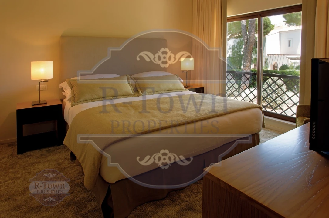 Moradia T5 para Venda em Albufeira e Olhos de Água Foto 5