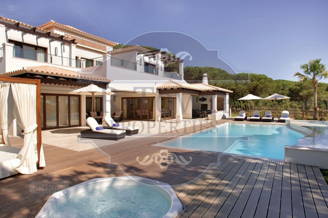 Moradia T5 para Venda em Albufeira e Olhos de Água Foto 1