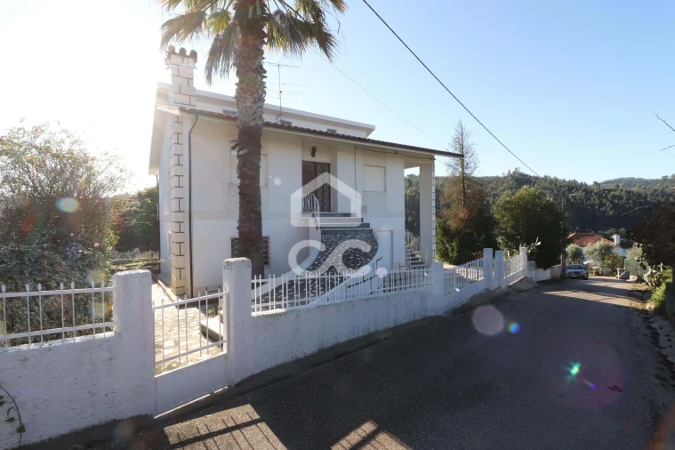 Moradia T3 para Venda em Almalagues Foto 19