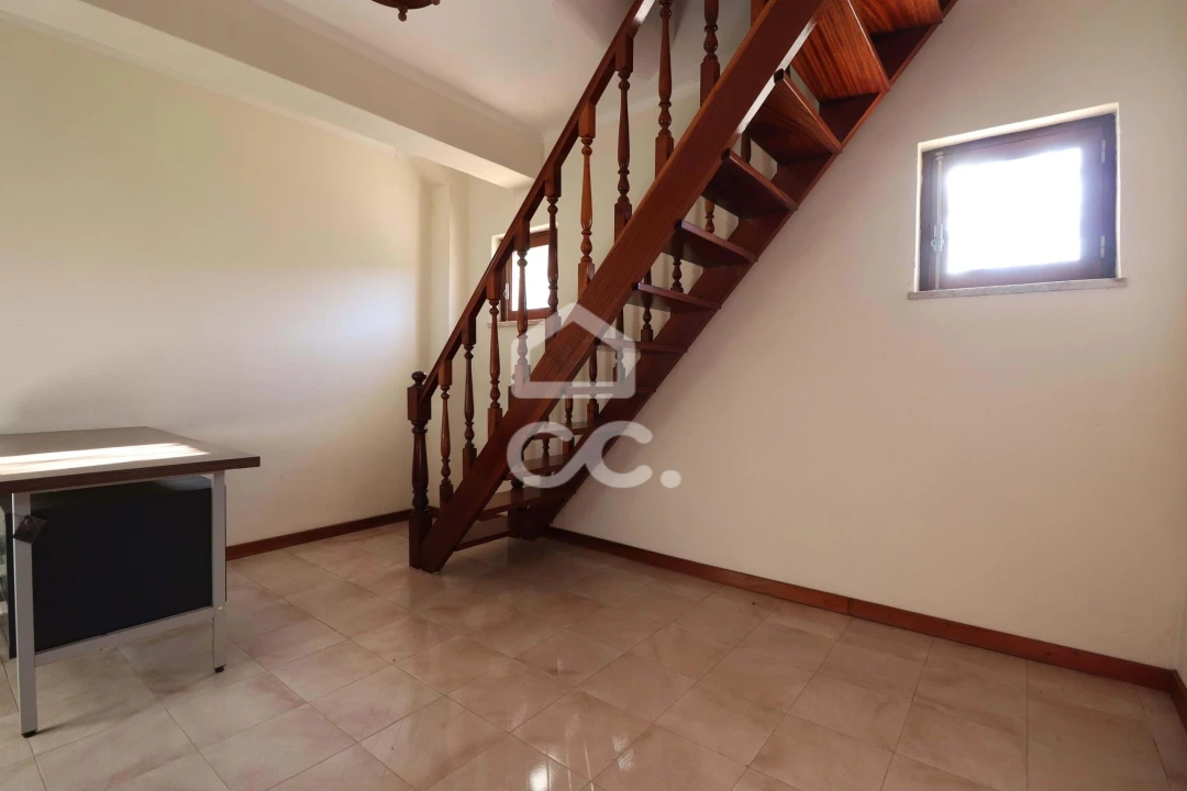 Moradia T3 para Venda em Almalagues Foto 5