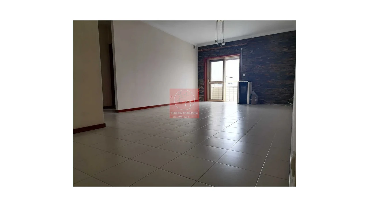 Apartamento T2 para Venda em Arcozelo Foto 2