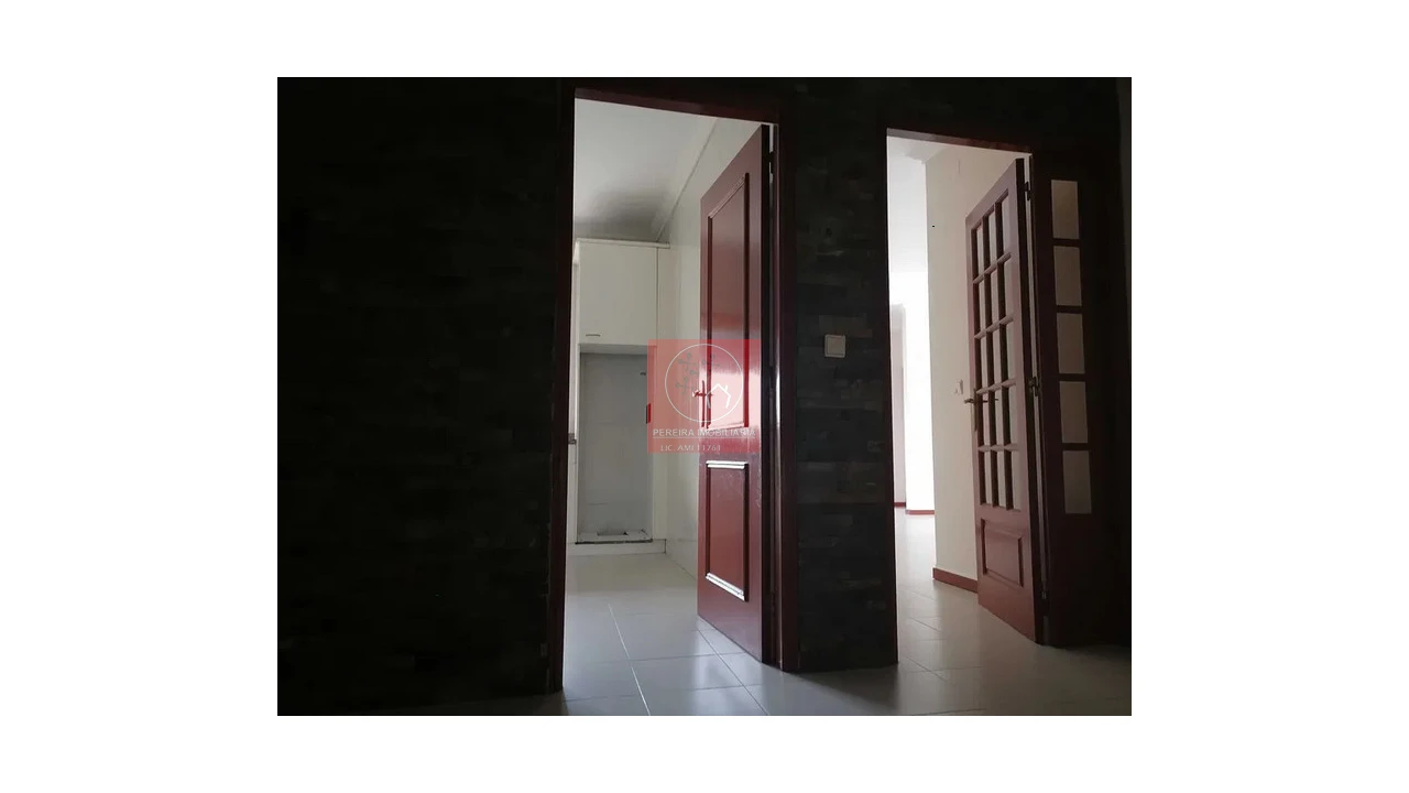 Apartamento T2 para Venda em Arcozelo Foto 7