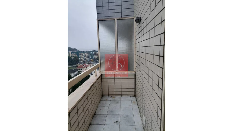 Apartamento T2 para Venda em Arcozelo Foto 11