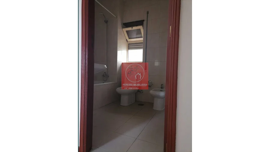Apartamento T2 para Venda em Arcozelo Foto 5