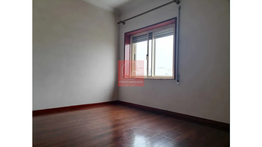 Apartamento T2 para Venda em Arcozelo Foto 6