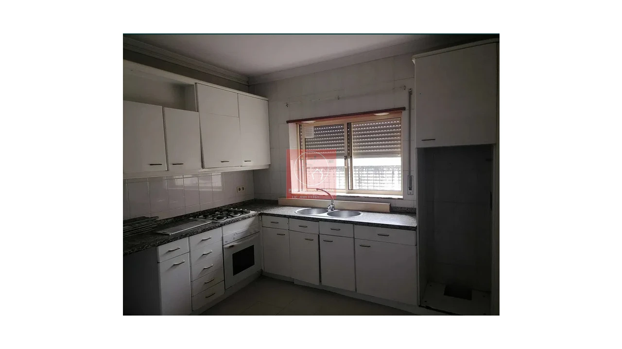 Apartamento T2 para Venda em Arcozelo Foto 3