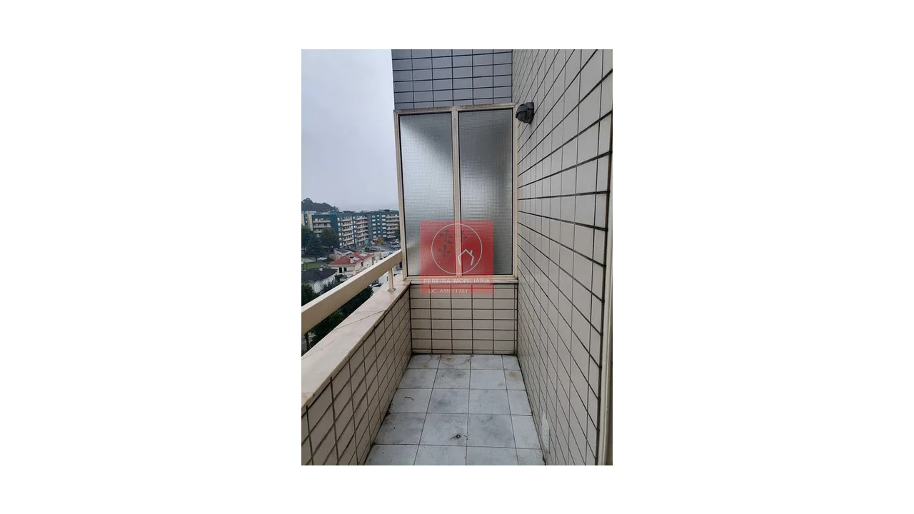 Apartamento T2 para Venda em Arcozelo Foto 11