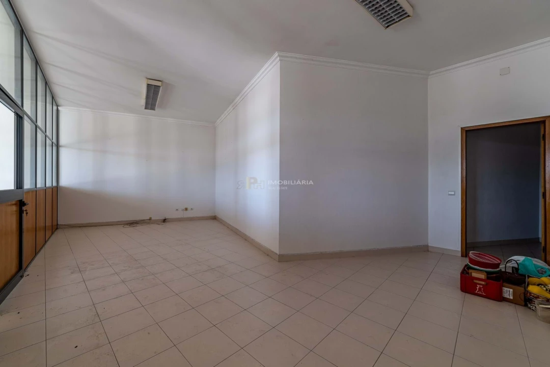 Negócio para Venda em Pernes Foto 2