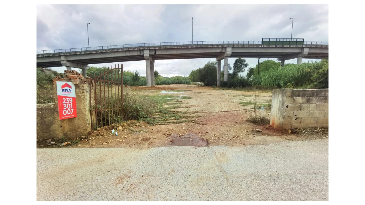 Terreno para Venda em Taveiro, Ameal e Arzila Foto 1
