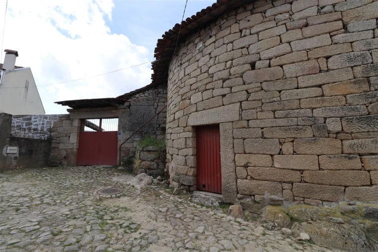 Quinta T0 para Venda em Vale de Telhas Foto 4