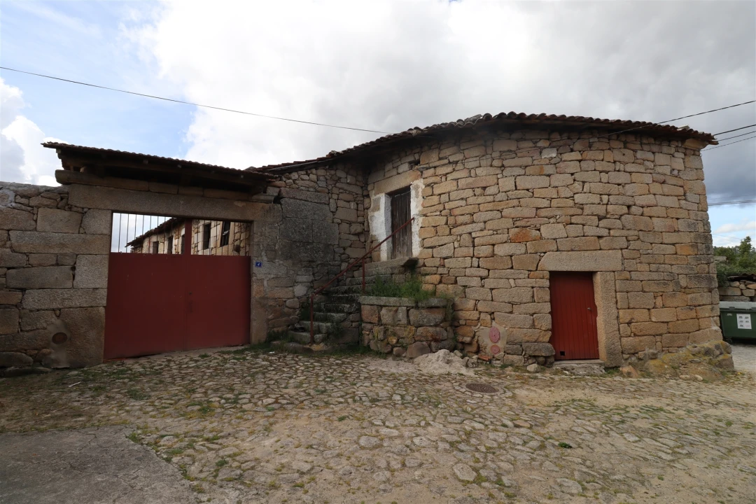 Quinta T0 para Venda em Vale de Telhas Foto 3