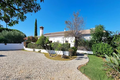 Moradia T4 para Venda em Loule (São Clemente)