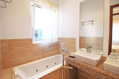 Moradia T4 para Venda em Loule (São Clemente)