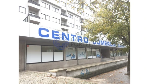 Loja para Venda em Lordelo do Ouro e Massarelos