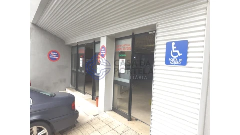 Loja para Venda em Lordelo do Ouro e Massarelos