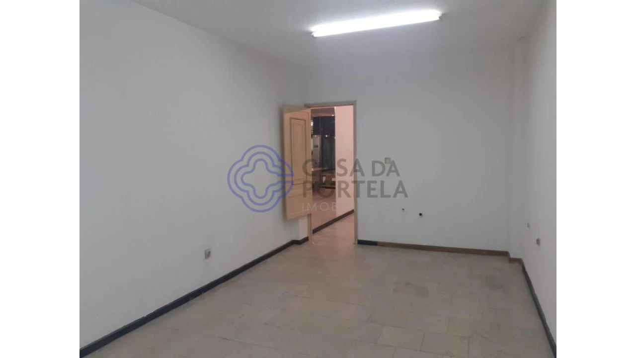Loja para Venda em Lordelo do Ouro e Massarelos Foto 22
