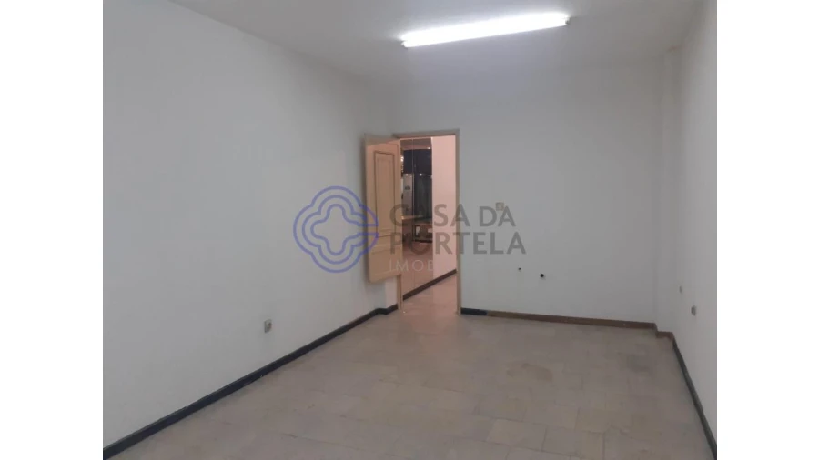 Loja para Venda em Lordelo do Ouro e Massarelos Foto 10
