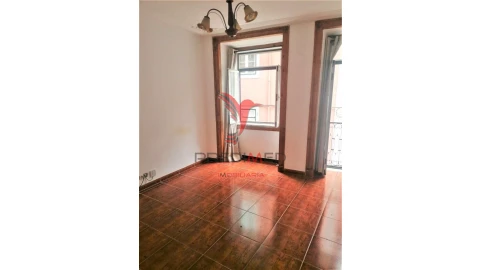 Apartamento T2 para Venda em Santa Maria Maior