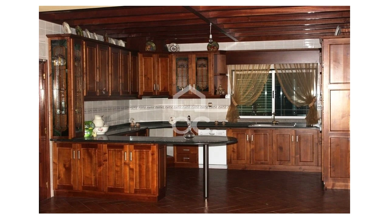 Quinta T6 para Venda em Fornos de Maceira Dão Foto 32