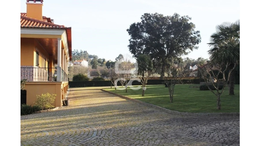 Quinta T6 para Venda em Fornos de Maceira Dão Foto 22