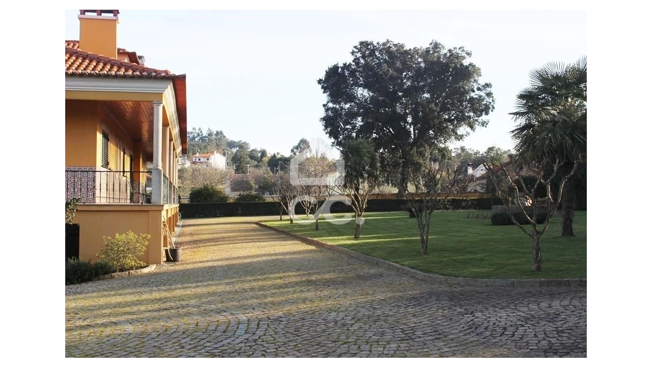 Quinta T6 para Venda em Fornos de Maceira Dão Foto 22