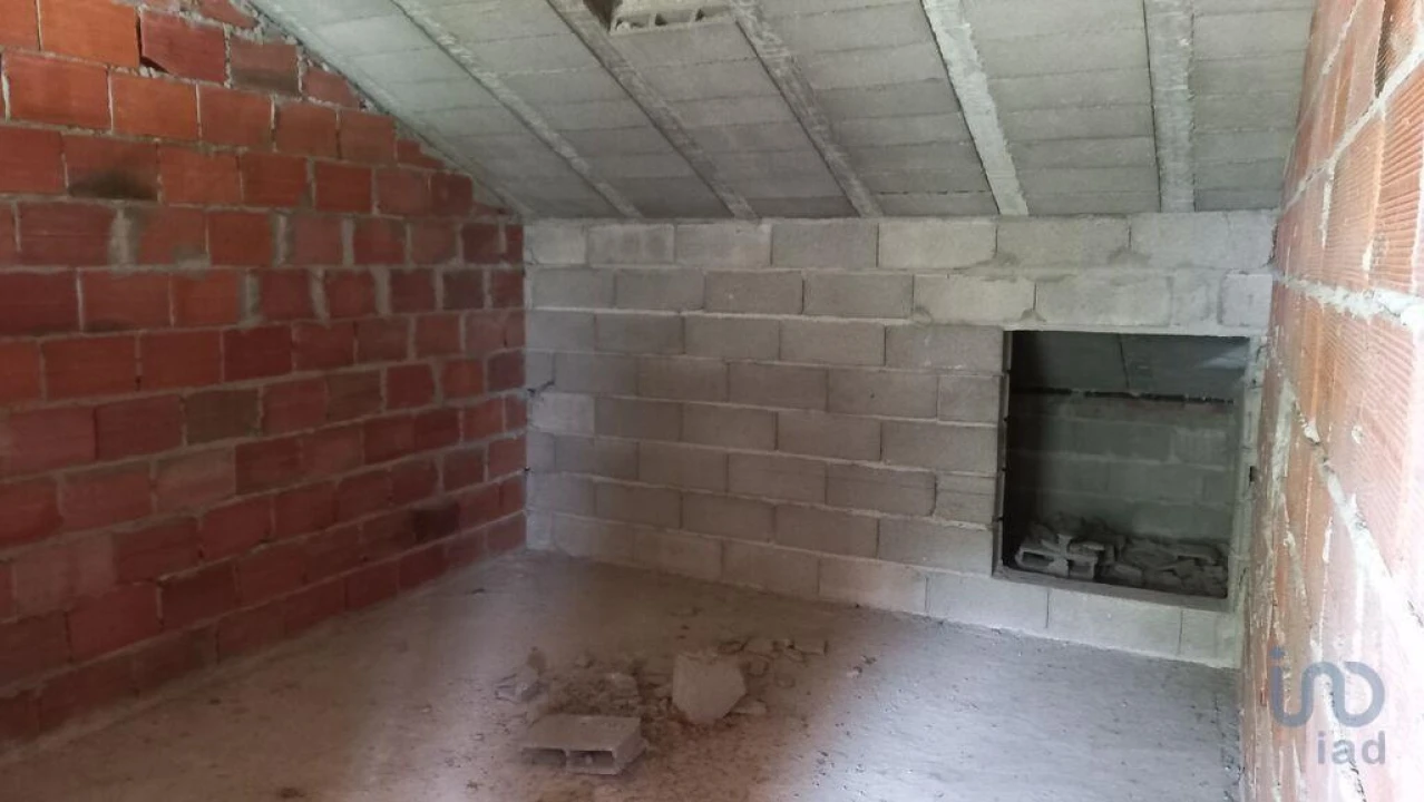 Moradia T2 para Venda em Santa Barbara de Nexe Foto 14