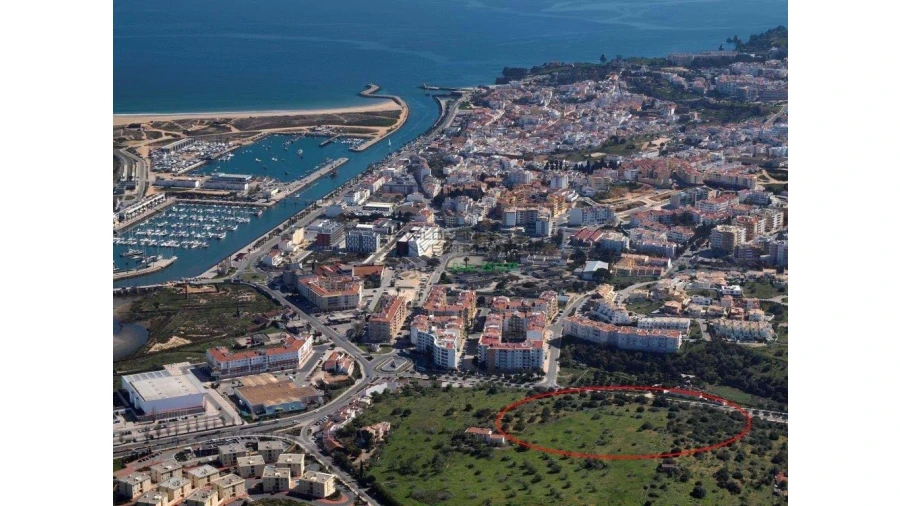 Terreno para Venda em Lagos (São Sebastião e Santa Maria) Foto 2