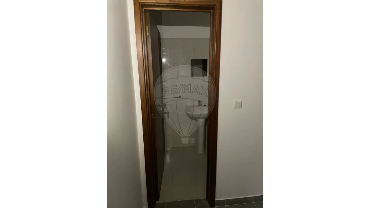 Loja para Venda em Espinho Foto 9