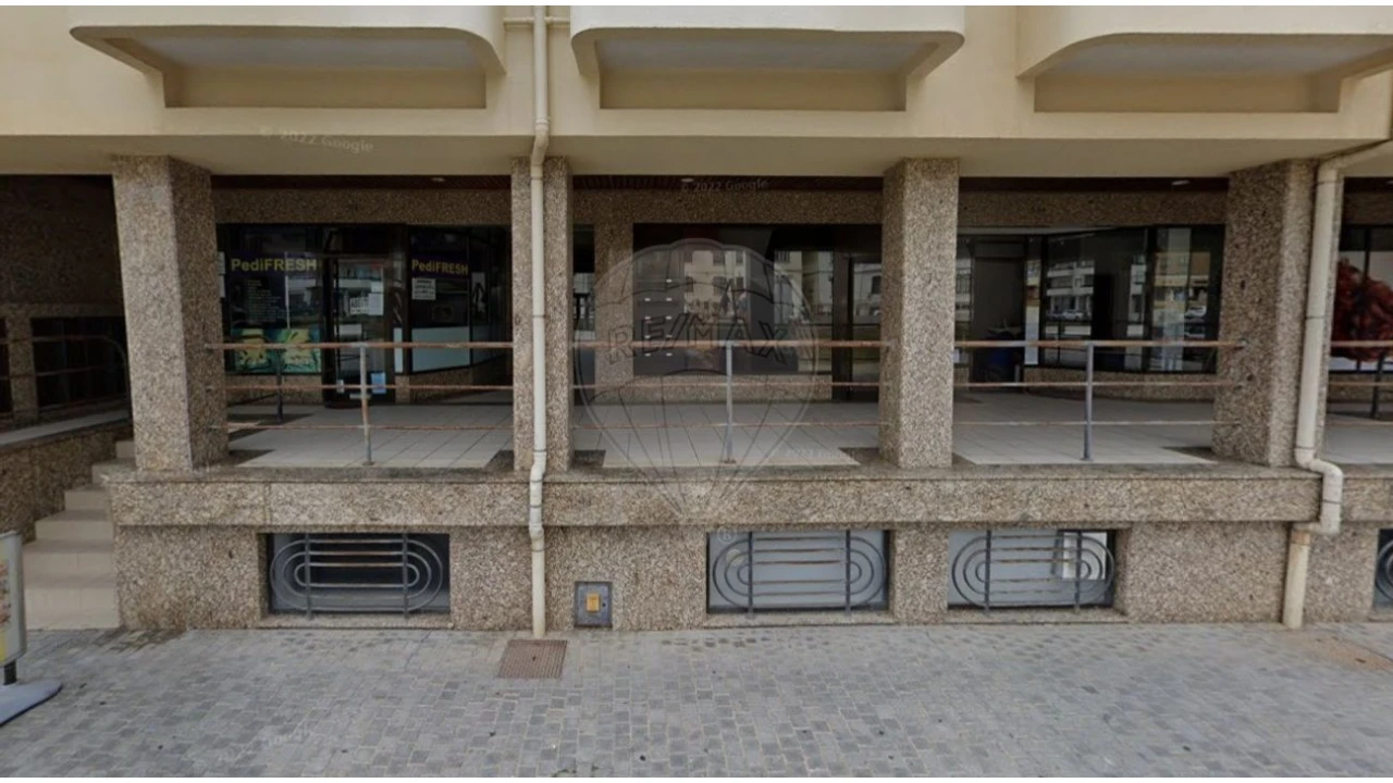 Loja para Venda em Espinho Foto 1