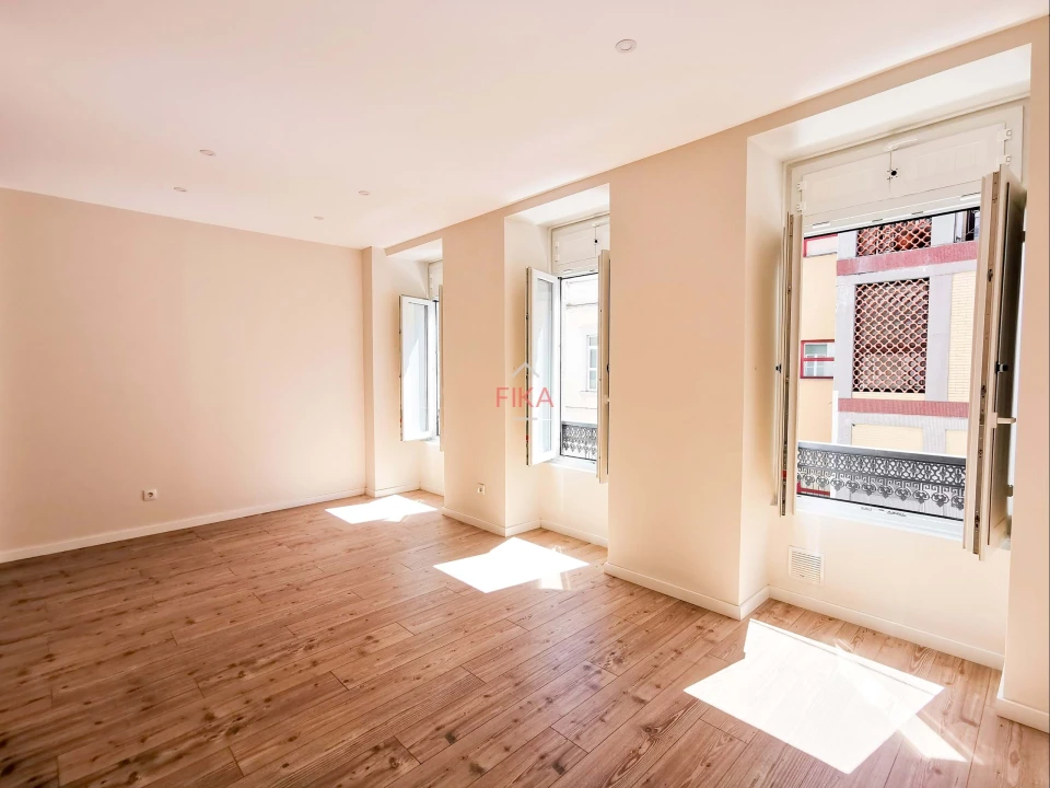 Apartamento T2 para Venda em Almada, Cova da Piedade, Pragal e Cacilhas Foto 4