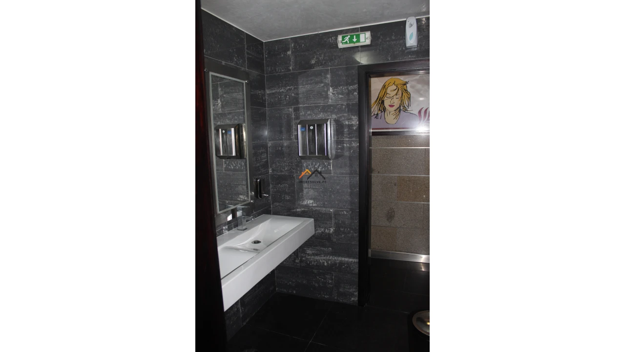 Negócio para Venda em Rio Tinto Foto 22