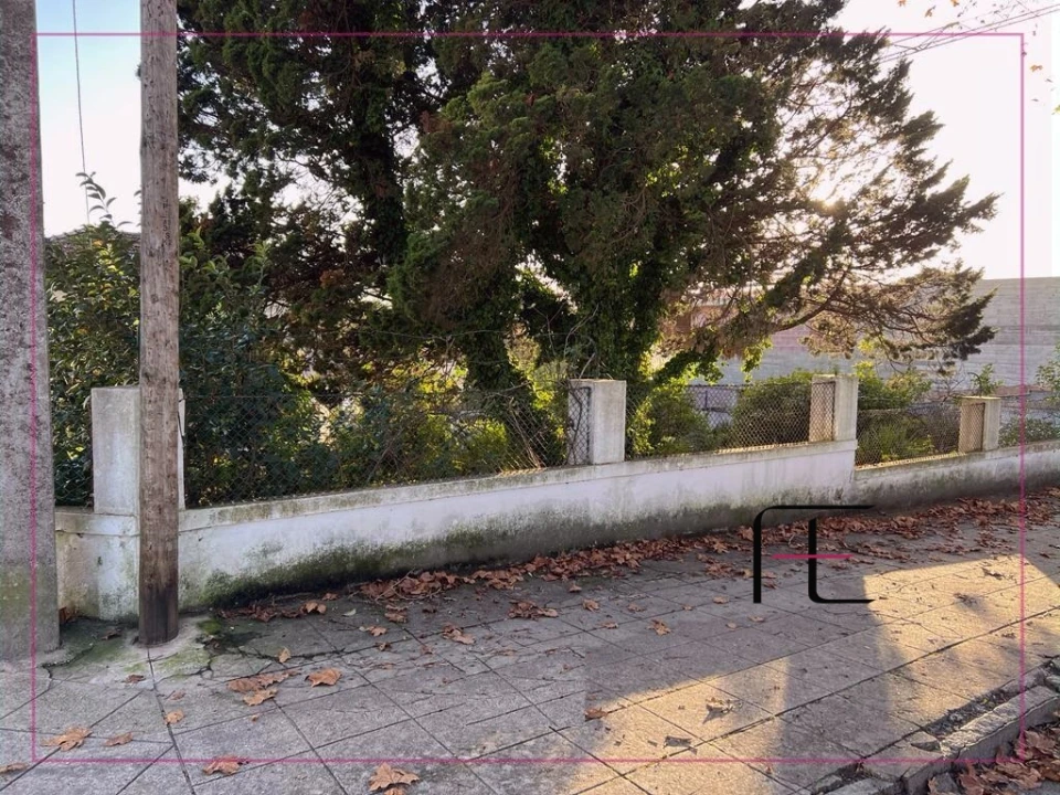 Terreno para Venda em Arcozelo Foto 3