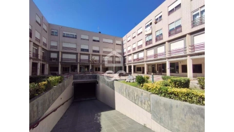 Apartamento T3 para Venda em Póvoa de Varzim, Beiriz e Argivai