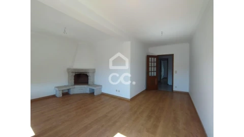 Apartamento T3 para Venda em Póvoa de Varzim, Beiriz e Argivai