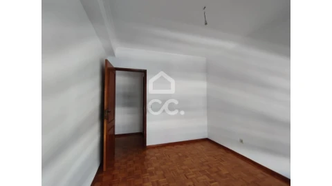 Apartamento T3 para Venda em Póvoa de Varzim, Beiriz e Argivai