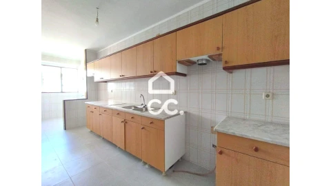Apartamento T3 para Venda em Póvoa de Varzim, Beiriz e Argivai