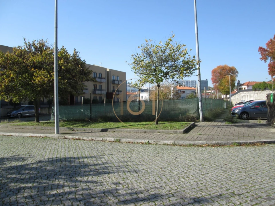 Terreno para Venda em Campanhã Foto 2