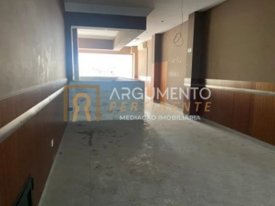 Loja para Venda em Cidade da Maia Foto 4