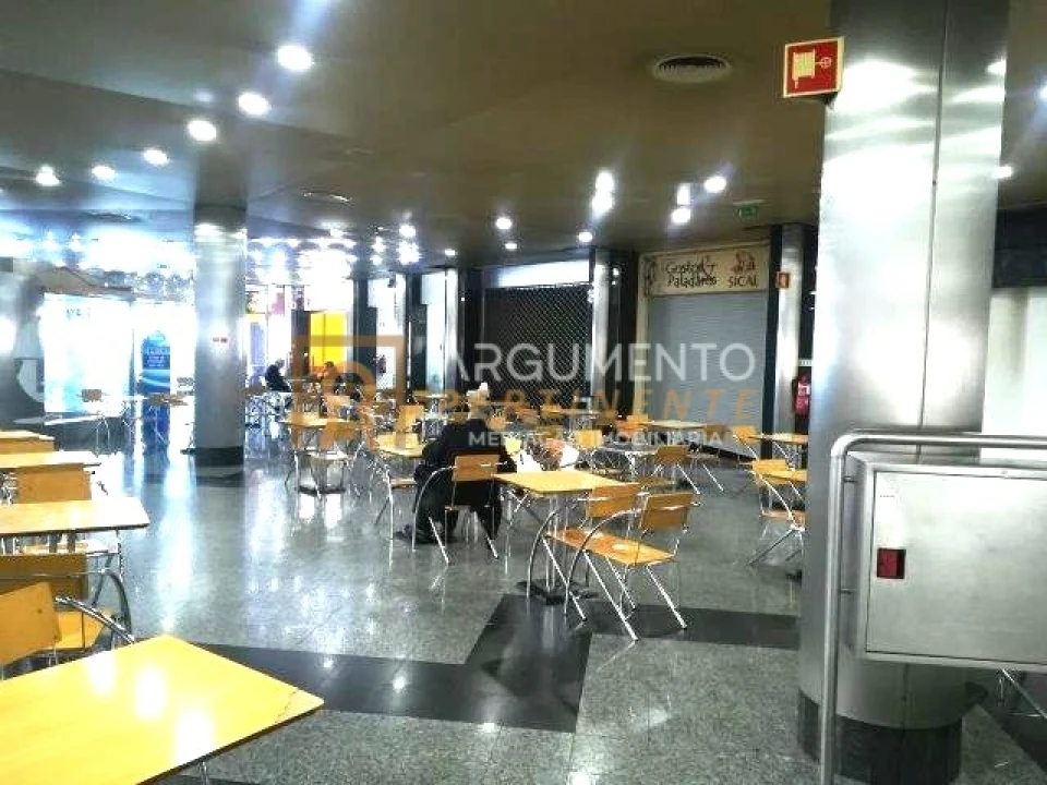 Loja para Venda em Cidade da Maia Foto 5