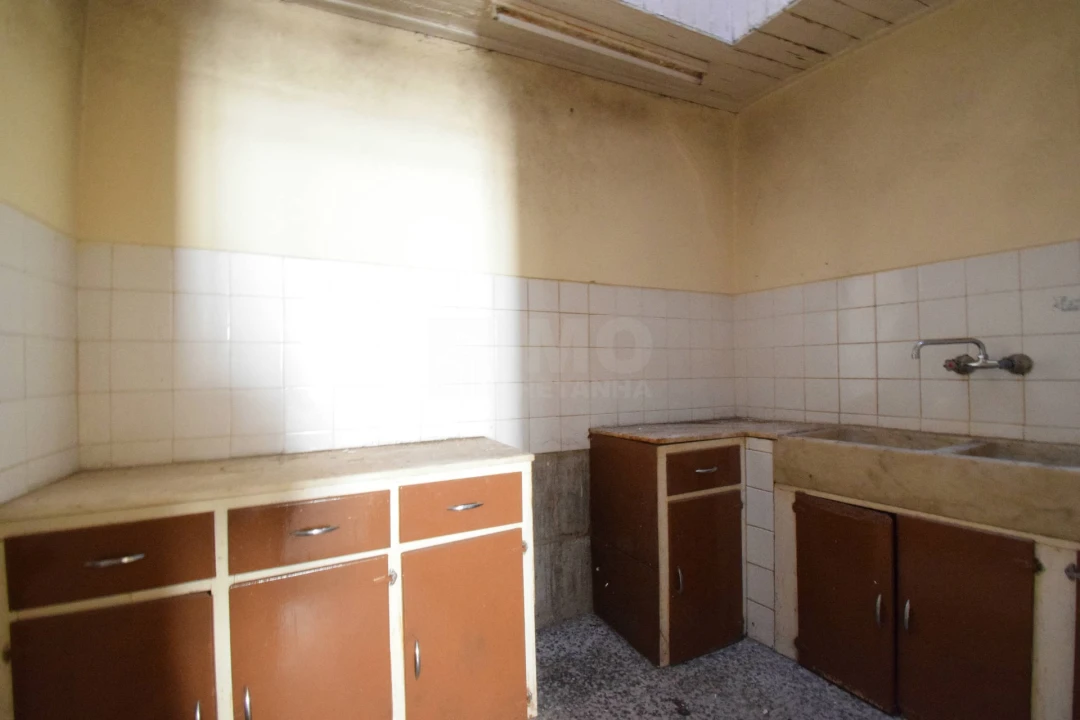 Moradia T0 para Venda em Teixoso e Sarzedo Foto 12