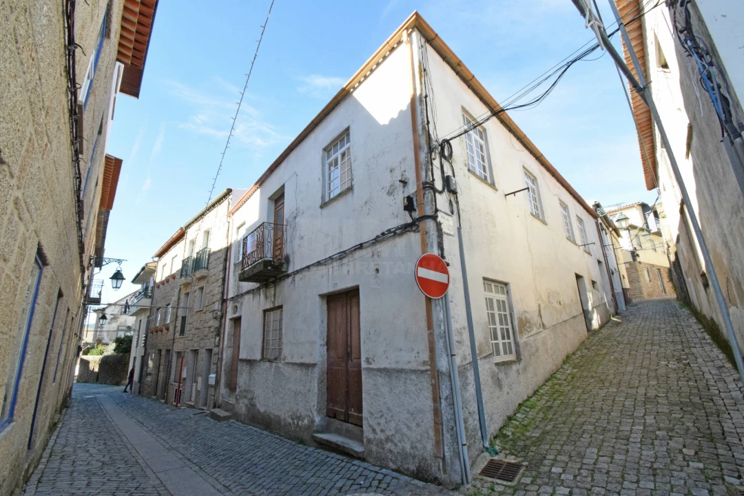 Moradia T0 para Venda em Teixoso e Sarzedo Foto 1