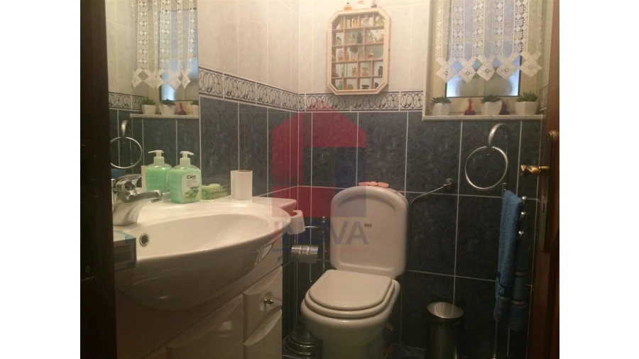 Moradia T4 para Venda em Oriz (Santa Marinha) e Oriz (São Miguel) Foto 6