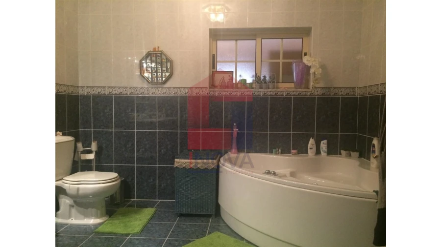 Moradia T4 para Venda em Oriz (Santa Marinha) e Oriz (São Miguel) Foto 3