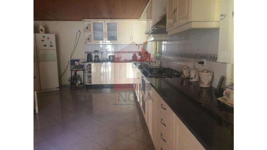 Moradia T4 para Venda em Oriz (Santa Marinha) e Oriz (São Miguel) Foto 2